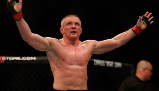 Dennis Siver срещу Manny Gamburyan на 28-ми декември