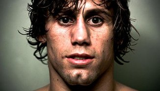 Urijah Faber срещу Alex Caceres в UFC 175