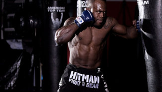 Melvin Manhoef срещу Doug Marshall в Bellator 125