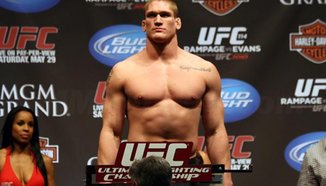 Duffee се завръща след 2 години почивка в UFC 181