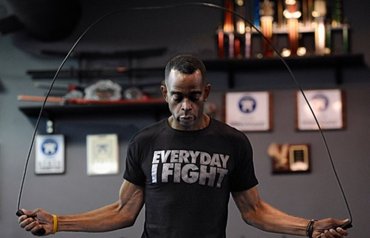 Stuart Scott бори рака с ММА тренировки