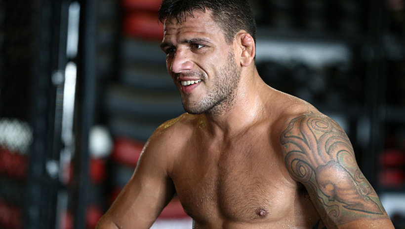 Rafael dos Anjos предупреди McGregor: Стой си в категроия перо