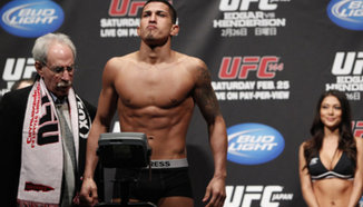 Anthony Pettis отговори на поканата на Henderson