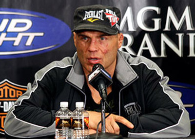 Randy Couture по време на пресконференцията след двубоя му с Brock Lesnar