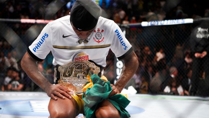 Anderson Silva срещу Chris Weidman на 6 юли