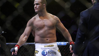 Junior dos Santos е готов да свали Mark Hunt на земята, ако нещата в стойка 'загрубеят'