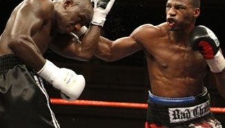 Чад Доусън защити титлата си