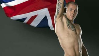 Ross Pearson счупил крак докато загрявал за двубоя с Ryan Couture