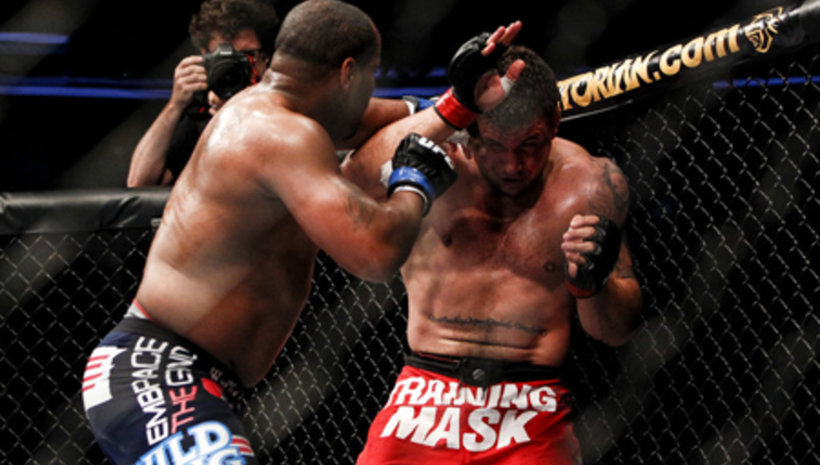 Daniel Cormier иска да се бие през август