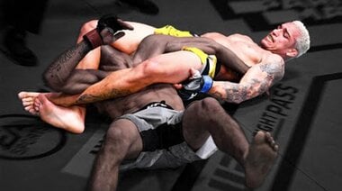 UFC-KÄMPFER бяха DURCH DIE GLOCKE GERETTET ????