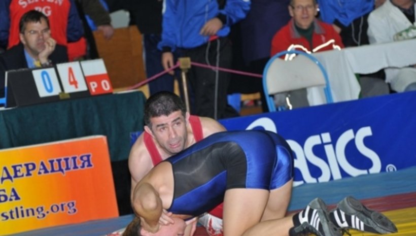 България със световна титла в борбата при ветераните