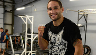 Можете ли да правите лицеви опори като Chad Mendes?