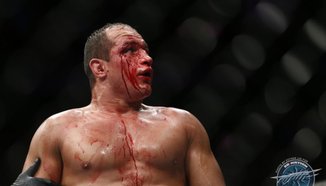 Junior dos Santos се прибра в Бразилия с 11 шева