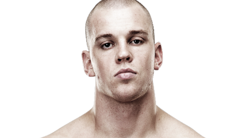 Stefan Struve продължава по пътя към завръщането в Октагона