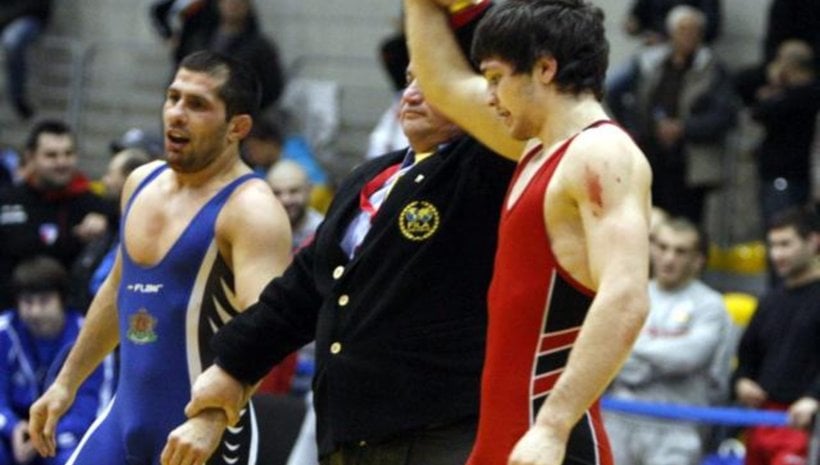 Славист е най-убедителен шампион при борците