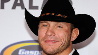 Donald Cerrone срещу Edson Barboza на 19-ти април