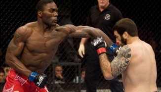 Anthony Johnson се завръща срещу Phil Davis, Boetsch излиза срещу Rockhold