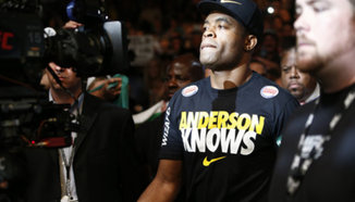 Anderson Silva може да се бие отново до края на 2014
