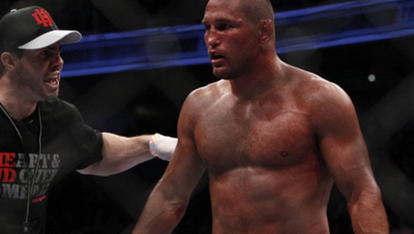 Dan Henderson иска да замести Weidman срещу Machida