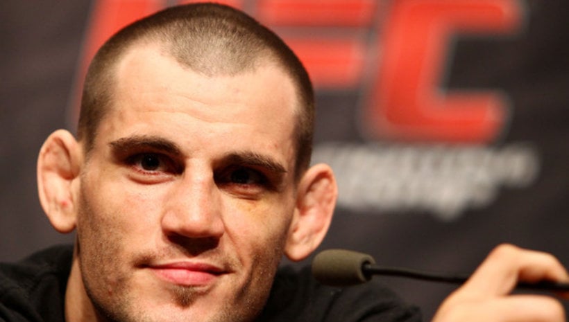 Palhares защитава титлата си срещу John Fitch