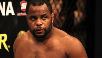 Cormier готов да замени Jones срещу Gustafsson