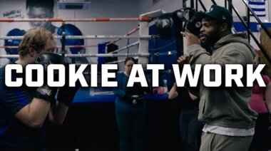 Последният останал в тежка категория: Куки Осаро отвръща на жеста