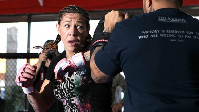 Cris &#039;Cyborg&#039; Justino изяде скорпион, идва ред на Ronda