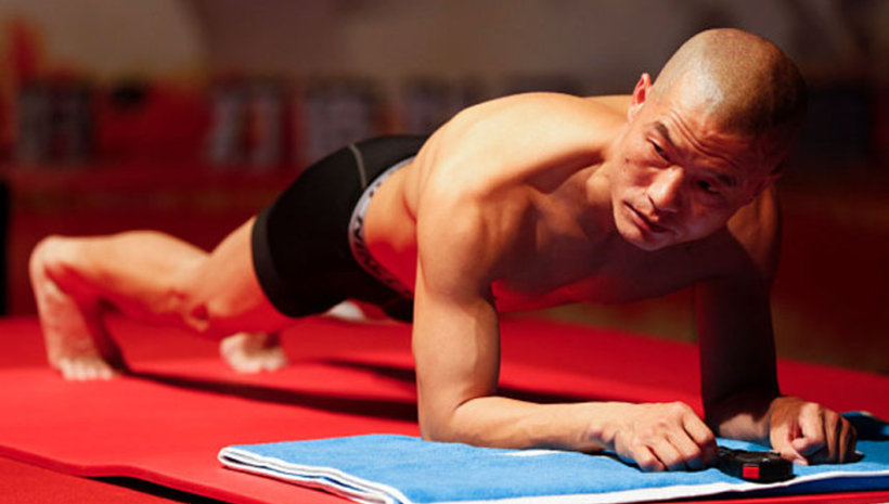 Китайски полицай постави световен рекорд по планк