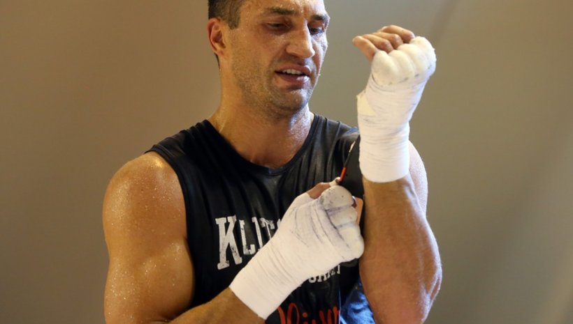 Кличко отново увърта за мача