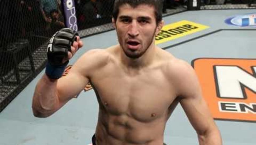 Rustam Khabilov срещу Danny Castillo през януари