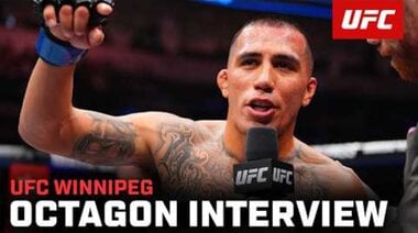 Интервю с Джон Янис в октагона | UFC Уинипег