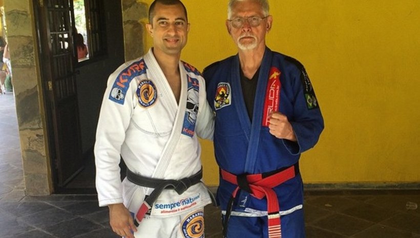 Какво се случва, когато крадец се опита да обере 72-годишен състезател по жиу-житцу