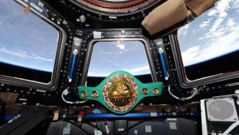 Поясът на WBC стигна космоса