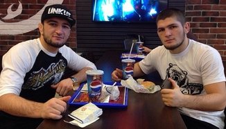 WSOF подписа с малкия брат на Khabib