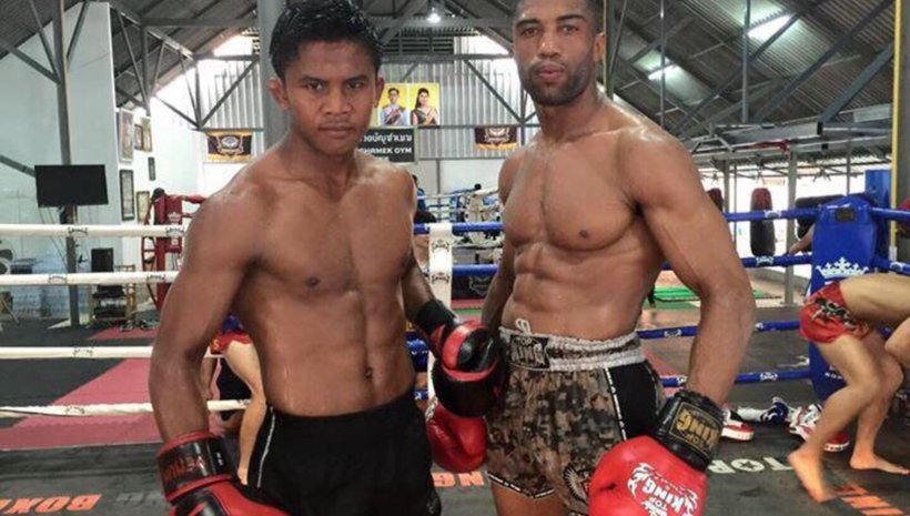 Buakaw помага на Simon Marcus в подготовката му за Glory 20