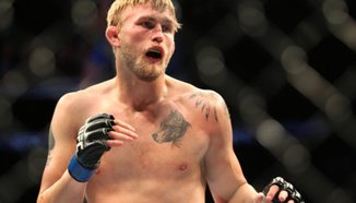 Alexander Gustafsson срещу Glover Teixeira в Берлин