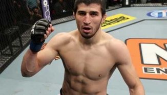 Danny Castillo срещу Rustam Khabilov в UFC on FOX 16