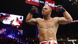 Sergey Kharitonov срещу Kenny Garner в M-1 Challenge