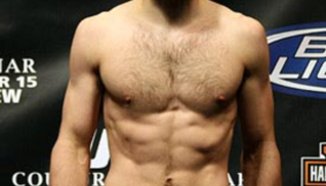 Dustin Hazelett готов за игра на земя с Karo Parysian