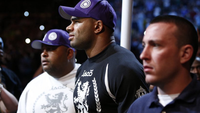 Overeem закъсня за кантара - глобиха го