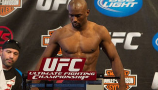 Daniel Roberts срещу Julio Paulino в UFC 116