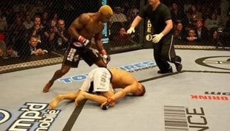 Waylon Lowe излиза срещу Melvin Guillard