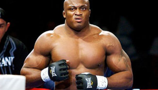 Bobby Lashley отпада от участие в Strikeforce: Los Angeles