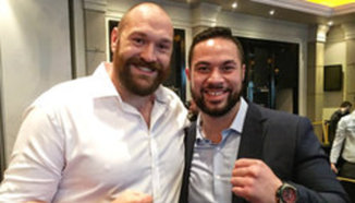 Tyson Fury ще придружи до ринга Joseph Parker срещу Anthony Joshua 