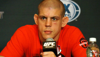 Joe Lauzon срещу Chris Gruetzemacher на UFC 223