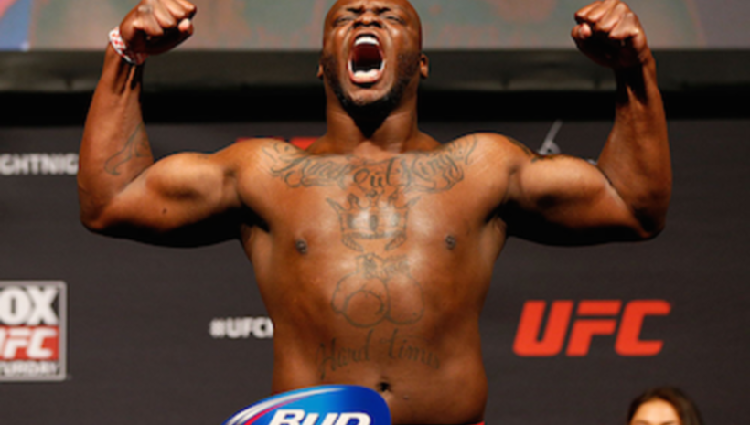 Derrick Lewis приклещен в метъл капан