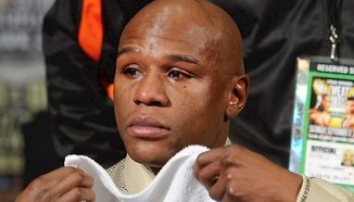 Din Thomas срази Floyd Mayweather