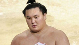 Великият шампион Хакухо победи Котоошу