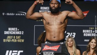 Curtis Blaydes победи Mark Hunt 