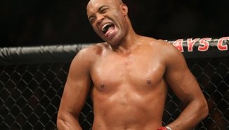 Anderson Silva плаши клиентите на магазин